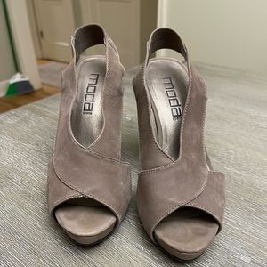 Grey/Beige heels size 6